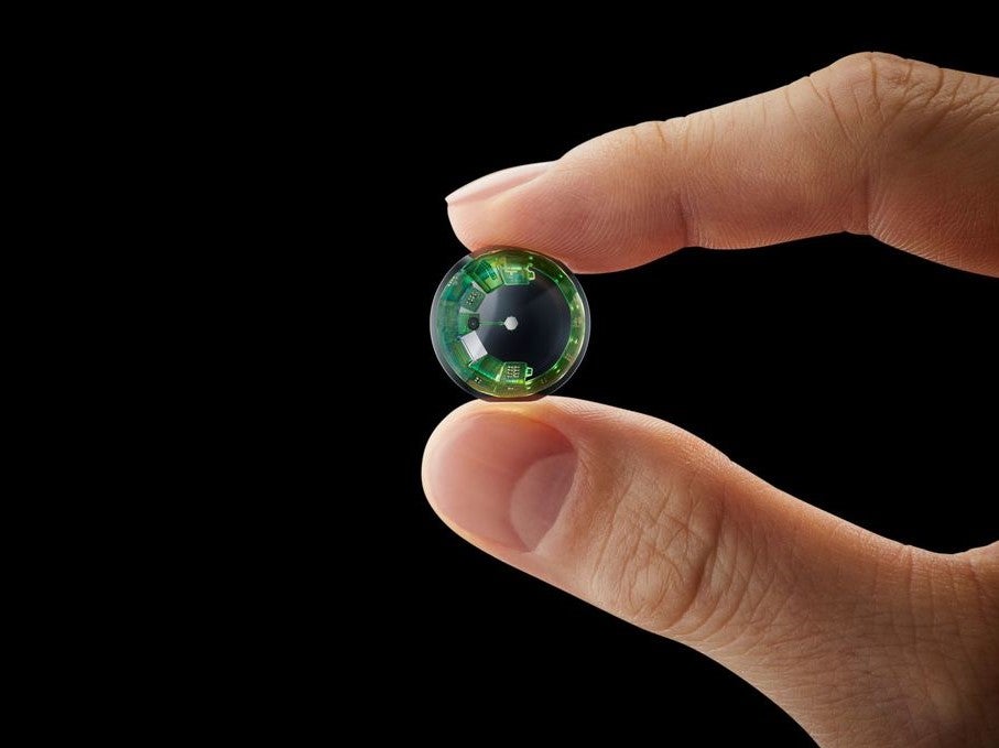 World’s first ‘ineye test’ of smart contact lens puts display on